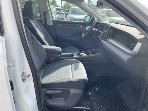 New 2026 Volkswagen Tiguan SE image 47