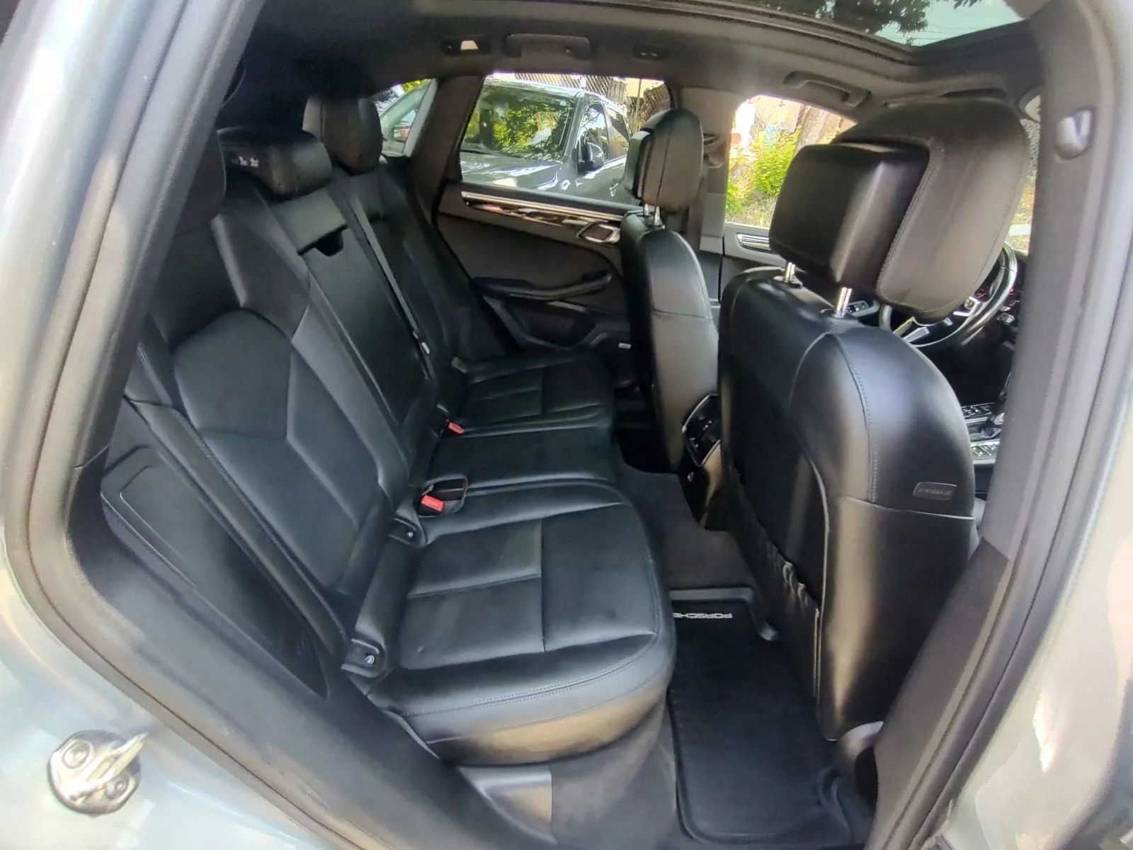 Used 2019 Porsche Macan AWD/4WD image 45