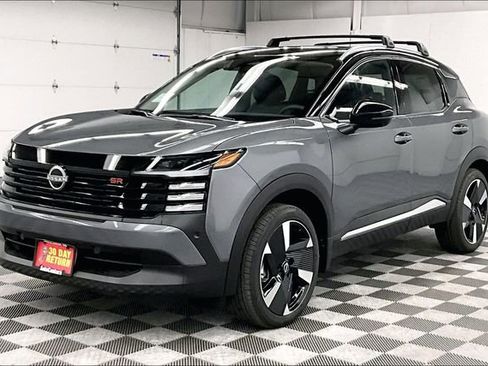 New 2026 Nissan Kicks SR w/ SR Premium Package AWD/4WD image 3