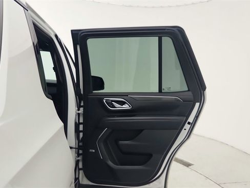 Used 2023 GMC Yukon AT4 w/ Technology Package image 27