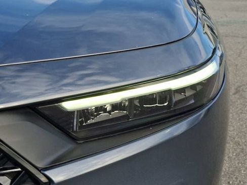 Used 2023 Honda Accord EX image 9