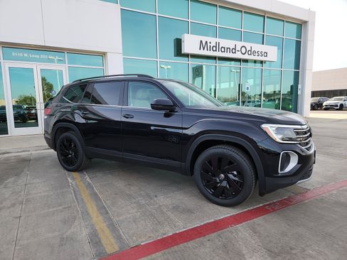 New 2026 Volkswagen Atlas SE image 8