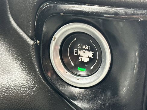 Used 2022 Chevrolet Silverado 1500 LT AWD/4WD image 22