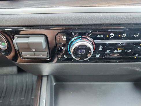 New 2026 GMC Sierra 1500 SLT w/ SLT Premium Plus Package AWD/4WD image 19