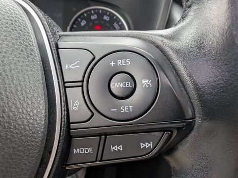 Used 2019 Toyota RAV4 XLE w/ Convenience Package image 27