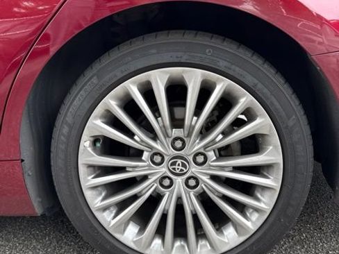 Used 2020 Toyota Avalon Limited w/ Advanced Safety Package FWD image 3