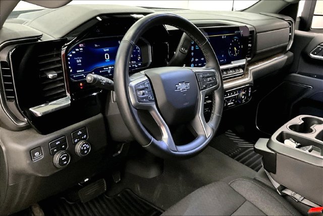 Used 2024 Chevrolet Silverado 1500 RST AWD/4WD image 16