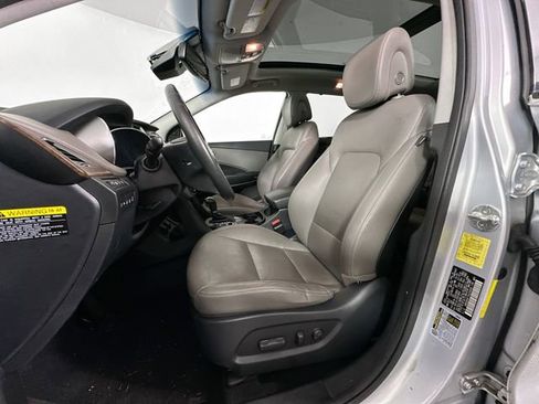 Used 2017 Hyundai Santa Fe Limited AWD/4WD image 4