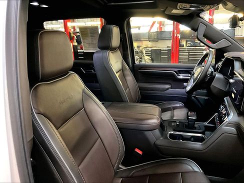 Used 2024 GMC Sierra 1500 Denali w/ Denali Reserve Package image 11