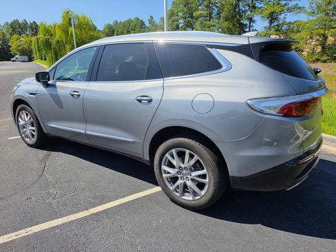 Used 2023 Buick Enclave Essence w/ Experience Buick Package FWD image 16