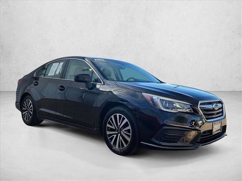 Used 2018 Subaru Legacy 2.5i Premium w/ Moonroof Package AWD/4WD image 4
