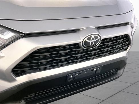 Used 2022 Toyota RAV4 XLE w/ Convenience Package AWD/4WD image 32