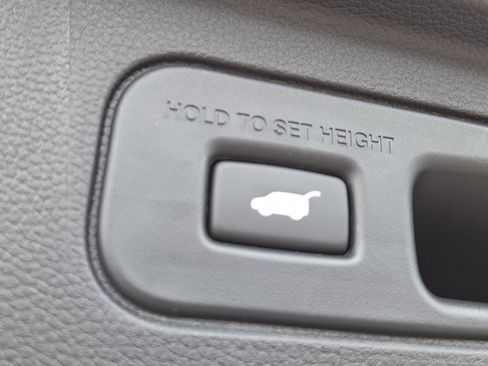 Used 2025 Honda Pilot TrailSport image 21
