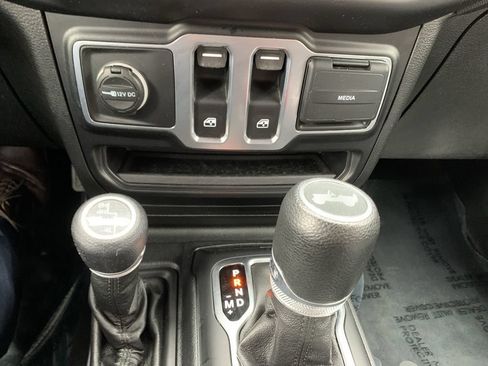 Used 2020 Jeep Wrangler Sport AWD/4WD image 43