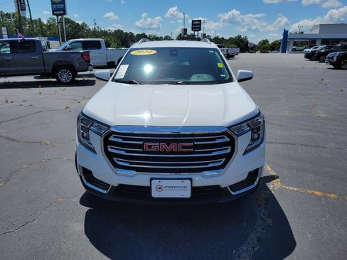 Used 2024 GMC Terrain SLT AWD/4WD image 8