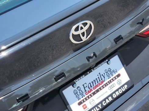Used 2025 Toyota Camry SE FWD image 6