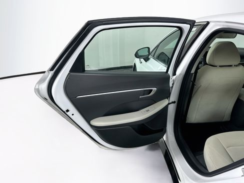 Used 2025 Hyundai Sonata SEL FWD image 27
