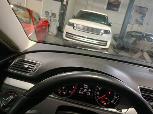 Used 2014 Volkswagen CC Sport FWD image 22