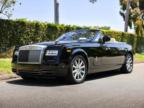 Used 2015 Rolls-Royce Phantom Drophead Coupe image 1