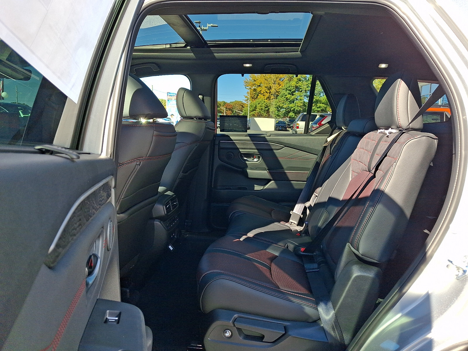 New 2026 Honda Pilot Black Edition image 5