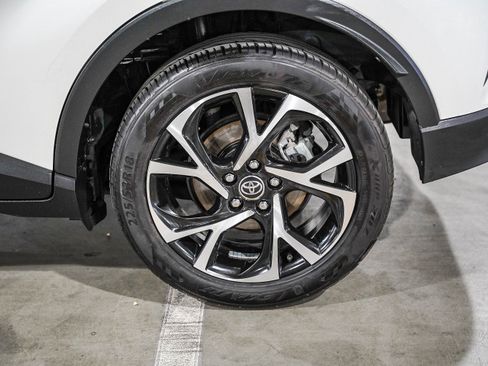 Certified 2019 Toyota C-HR XLE image 8