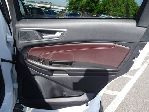 Used 2020 Ford Edge Titanium w/ Equipment Group 301A AWD/4WD image 19