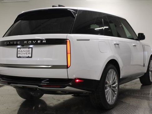 New 2026 Land Rover Range Rover SE image 7