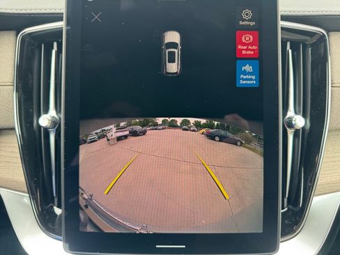 New 2026 Volvo XC90 B5 Core w/ Protection Package Premier AWD/4WD image 19
