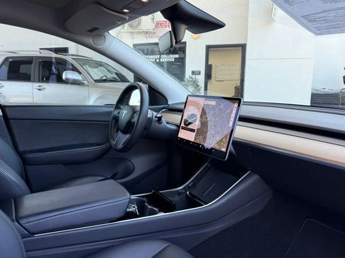 Used 2020 Tesla Model Y Long Range AWD/4WD image 3
