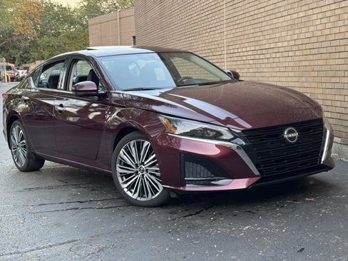 Used 2024 Nissan Altima 2.5 SL image 21