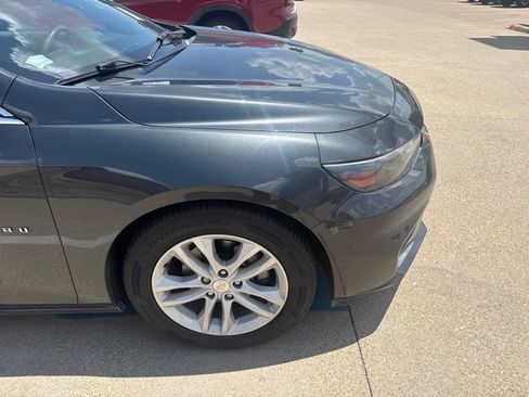 Used 2018 Chevrolet Malibu LT FWD image 3