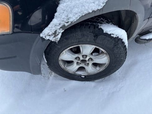 Used 2001 Ford Escape XLT image 8