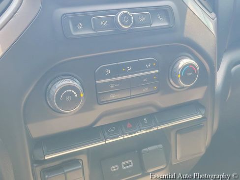 Certified 2022 Chevrolet Silverado 2500 Custom w/ Custom Value Package AWD/4WD image 18