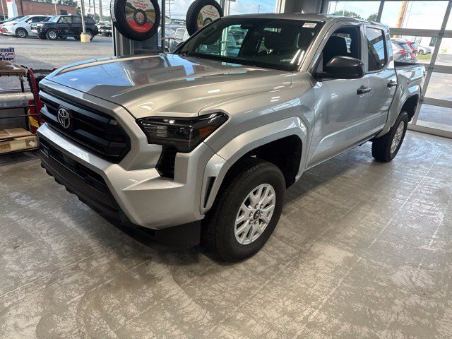 Used 2025 Toyota Tacoma SR AWD/4WD image 3
