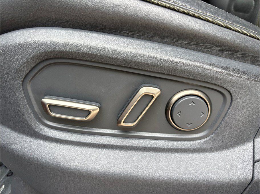 Used 2022 Rivian R1T Adventure AWD/4WD image 16
