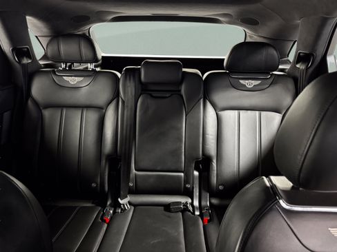 Used 2018 Bentley Bentayga AWD/4WD image 39