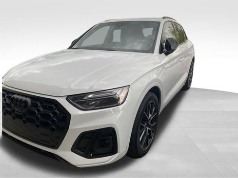 Used 2024 Audi SQ5 Premium Plus w/ Premium Plus Package image 3