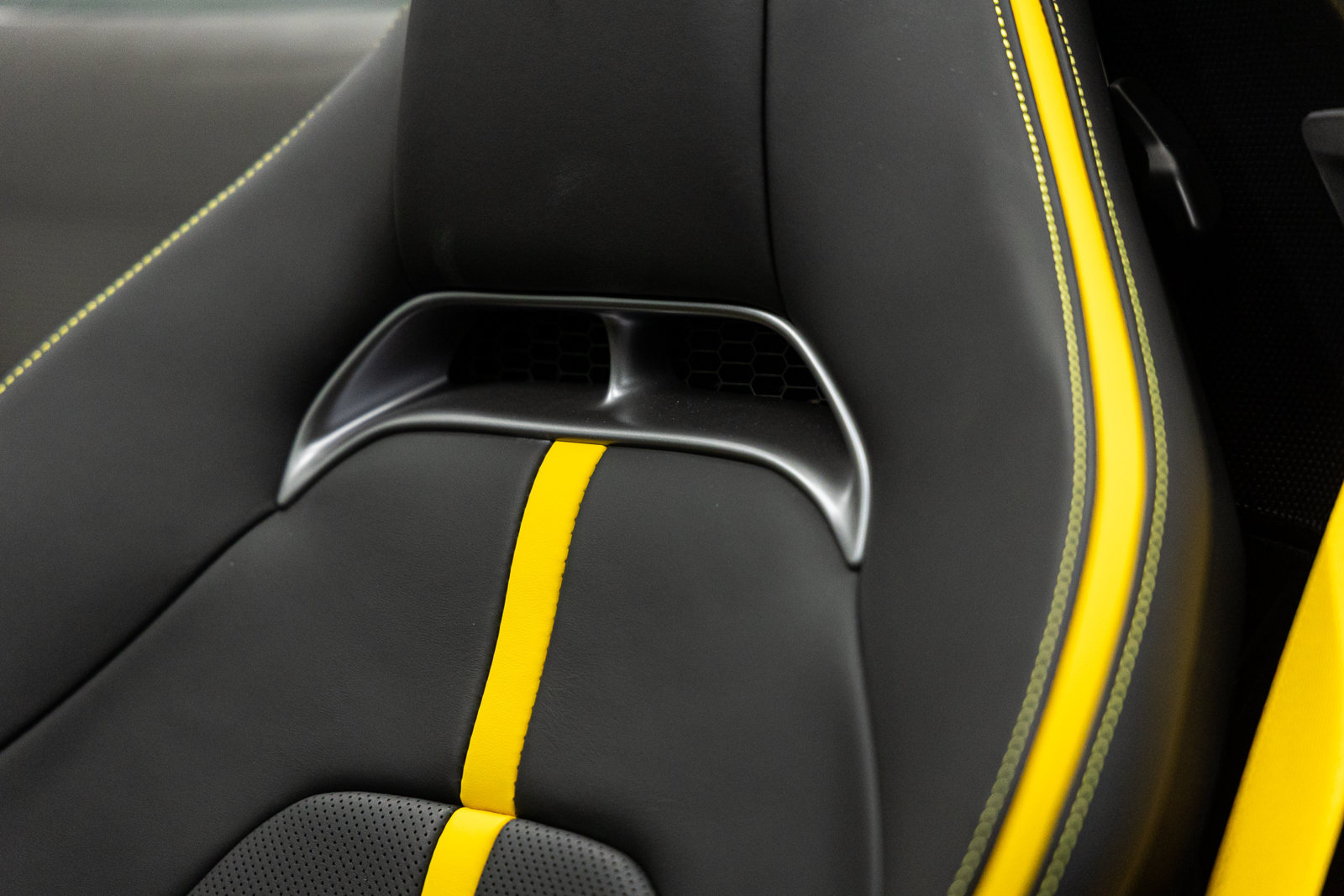 Used 2025 Ferrari SF90 Spider AWD/4WD image 85