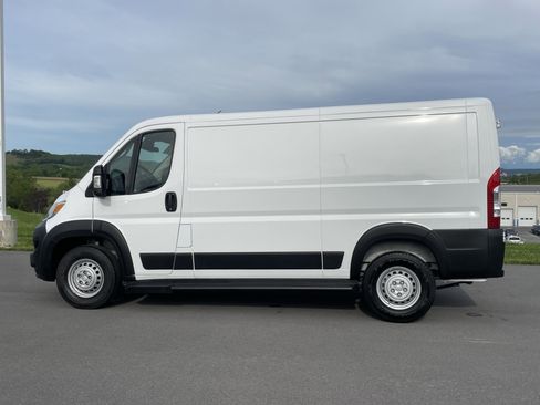 Used 2025 RAM ProMaster 2500 w/ U-Haul Equipment Group FWD image 7