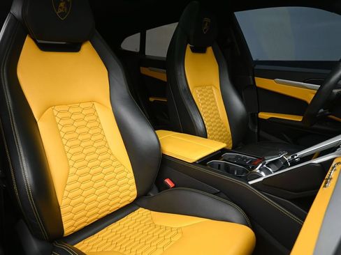 Used 2021 Lamborghini Urus AWD/4WD image 28