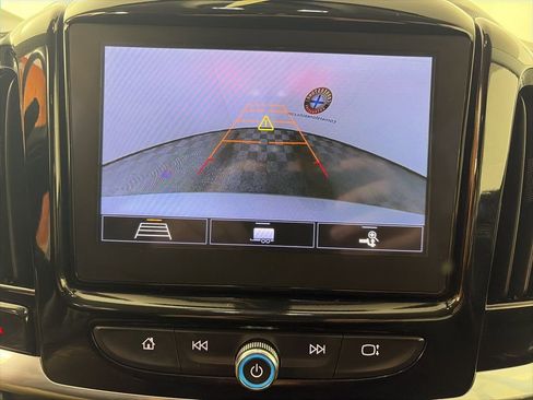 Used 2020 Chevrolet Traverse LT image 4