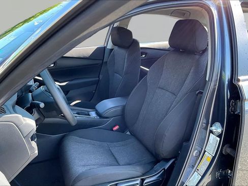 Certified 2025 Honda Accord LX image 15