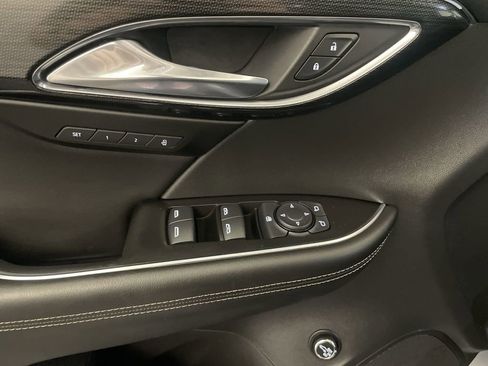 Used 2021 Buick Envision Essence FWD image 16
