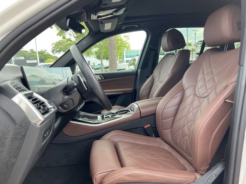 Used 2025 BMW X5 sDrive40i w/ M Sport Package RWD image 16
