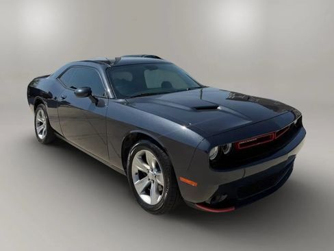 Used 2019 Dodge Challenger SXT RWD image 1