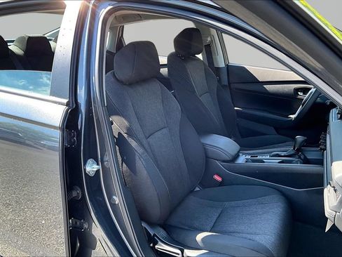 Certified 2025 Honda Accord LX image 19