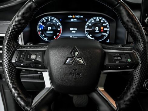 Used 2024 Mitsubishi Outlander SE Black Edition FWD image 22