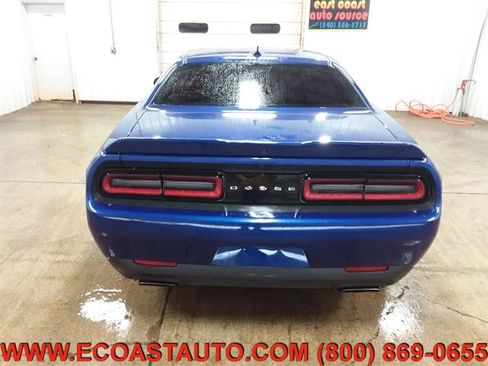 Used 2022 Dodge Challenger R/T image 8