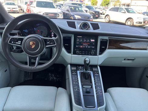 Used 2017 Porsche Macan S AWD/4WD image 16