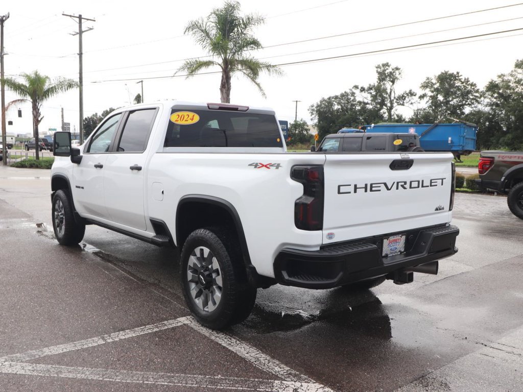 Used 2024 Chevrolet Silverado 2500 Custom w/ Custom Value Package AWD/4WD image 10